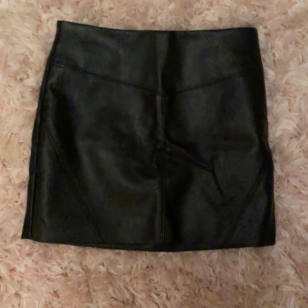 H &M Faux Leather Skirt Women’s Size 2